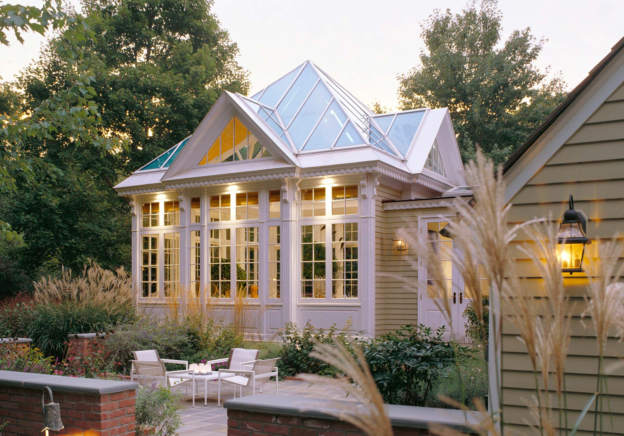modern conservatory | exterior image lush spot