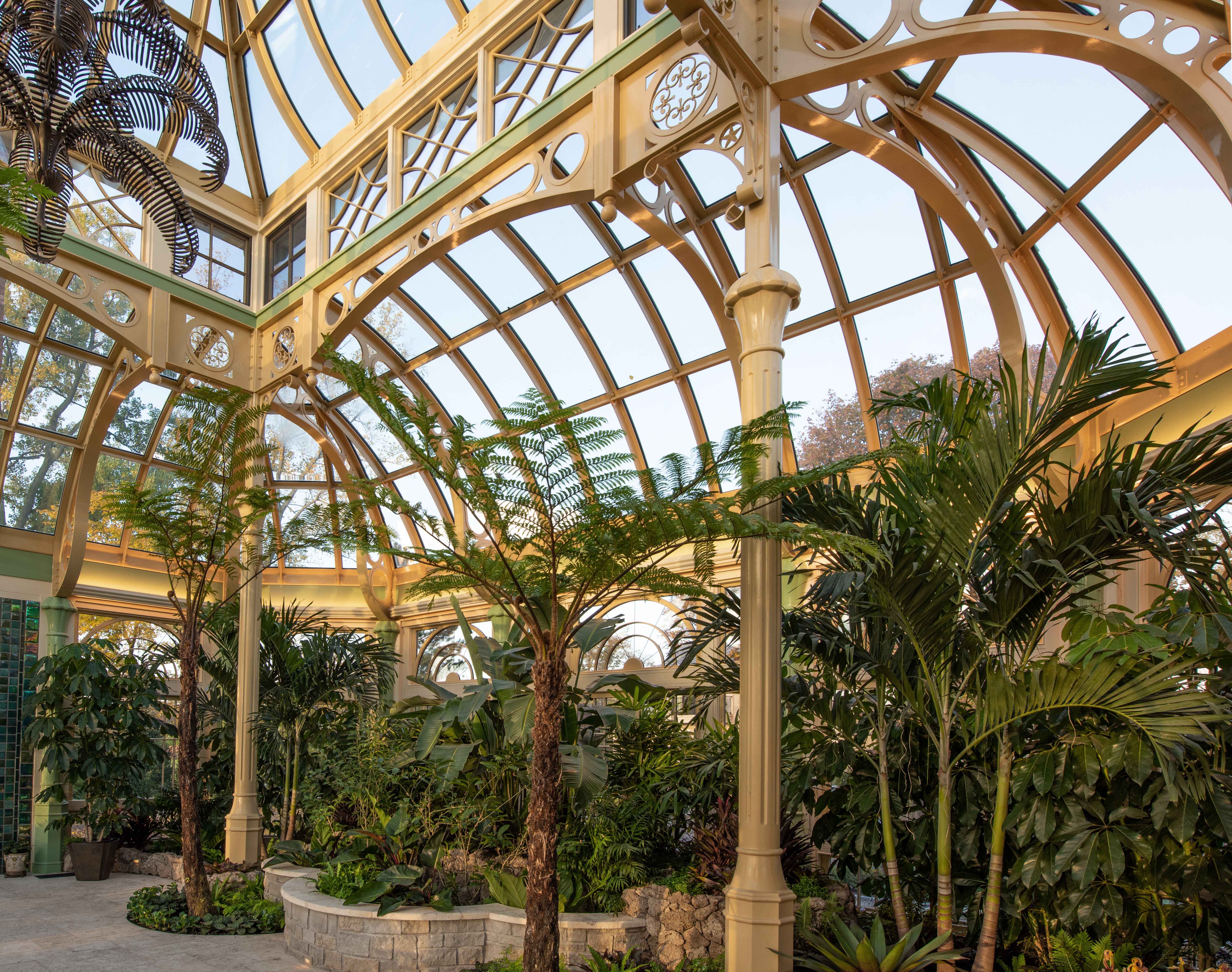 Custom Greenhouses and Conservatories: What’s the Difference?