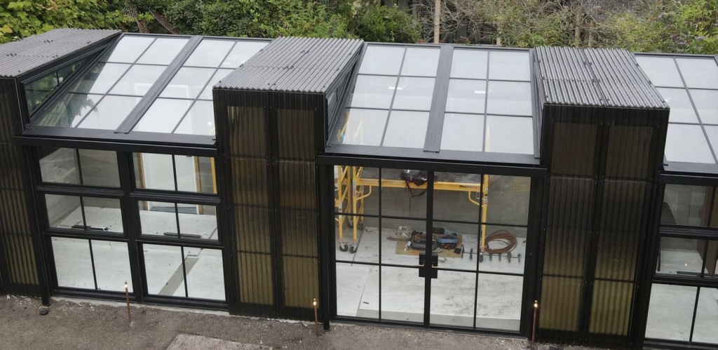 Modern Greenhouse exterior photo